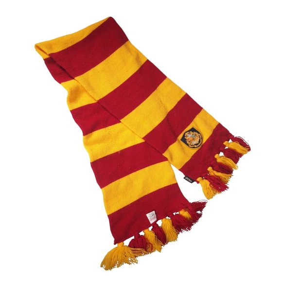 Harry Potter Scarf Gryffindor Knitted with Tassels and Embroidered Patch Unisex - Picture 1 of 5